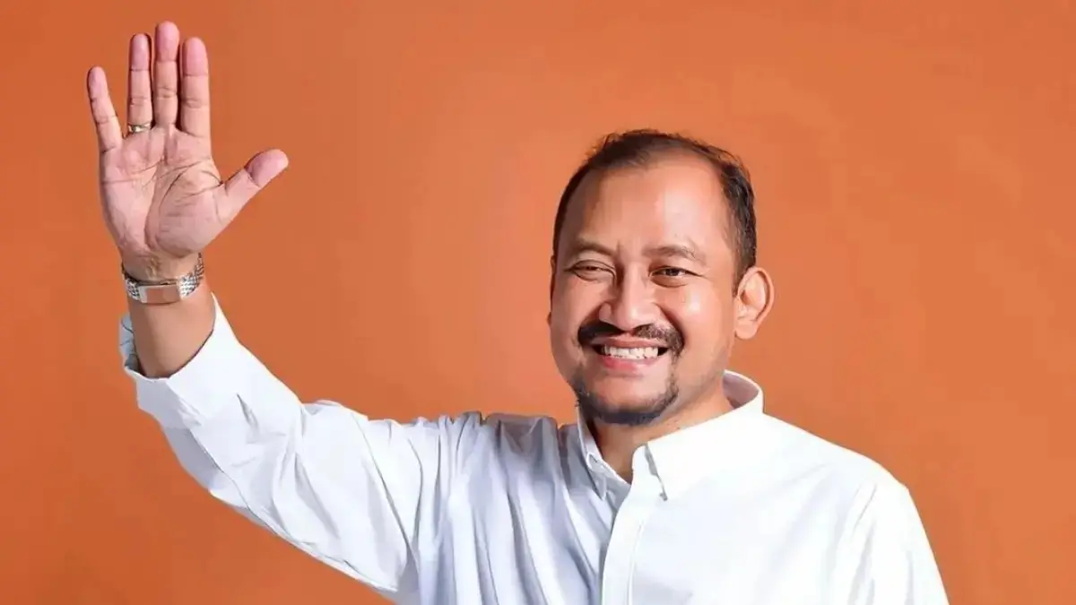 Petugas KPK saat melakukan operasi tangkap tangan terhadap Bupati Pemalang