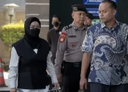 KPK Geledah Rumah Tersangka dan Kepala Dinas PU Sukoharjo, Sita Sejumlah Dokumen