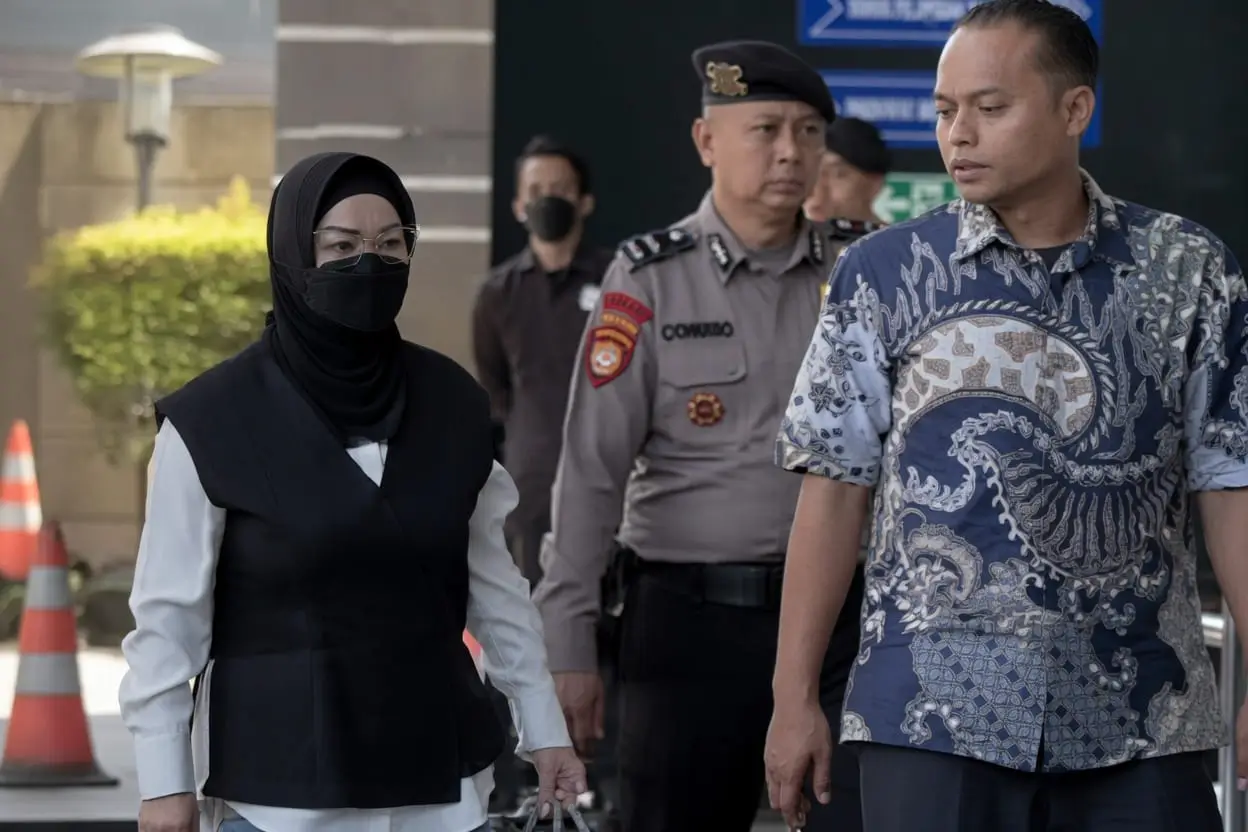 KPK melakukan penggeledahan dan penyitaan dokumen terkait kasus dugaan korupsi di Sukoharjo
