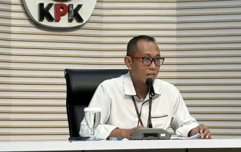 KPK menetapkan Kepala Bea Cukai Kediri Gatot Heroe Hernanda sebagai tersangka kasus suap impor
