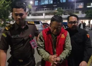 Jadi Tersangka Korupsi, Mantan Dirut Kebun Binatang Surabaya Resmi Ditahan Rugikan Negara Rp 10,2 Miliar!