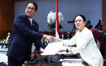 Rapat paripurna DPR mengesahkan RUU PFII menjadi undang undang di Jakarta