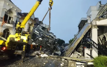 ledakan hebat yang terjadi di Kompleks Grand Polonia Medan diduga disebabkan oleh kebocoran pipa gas