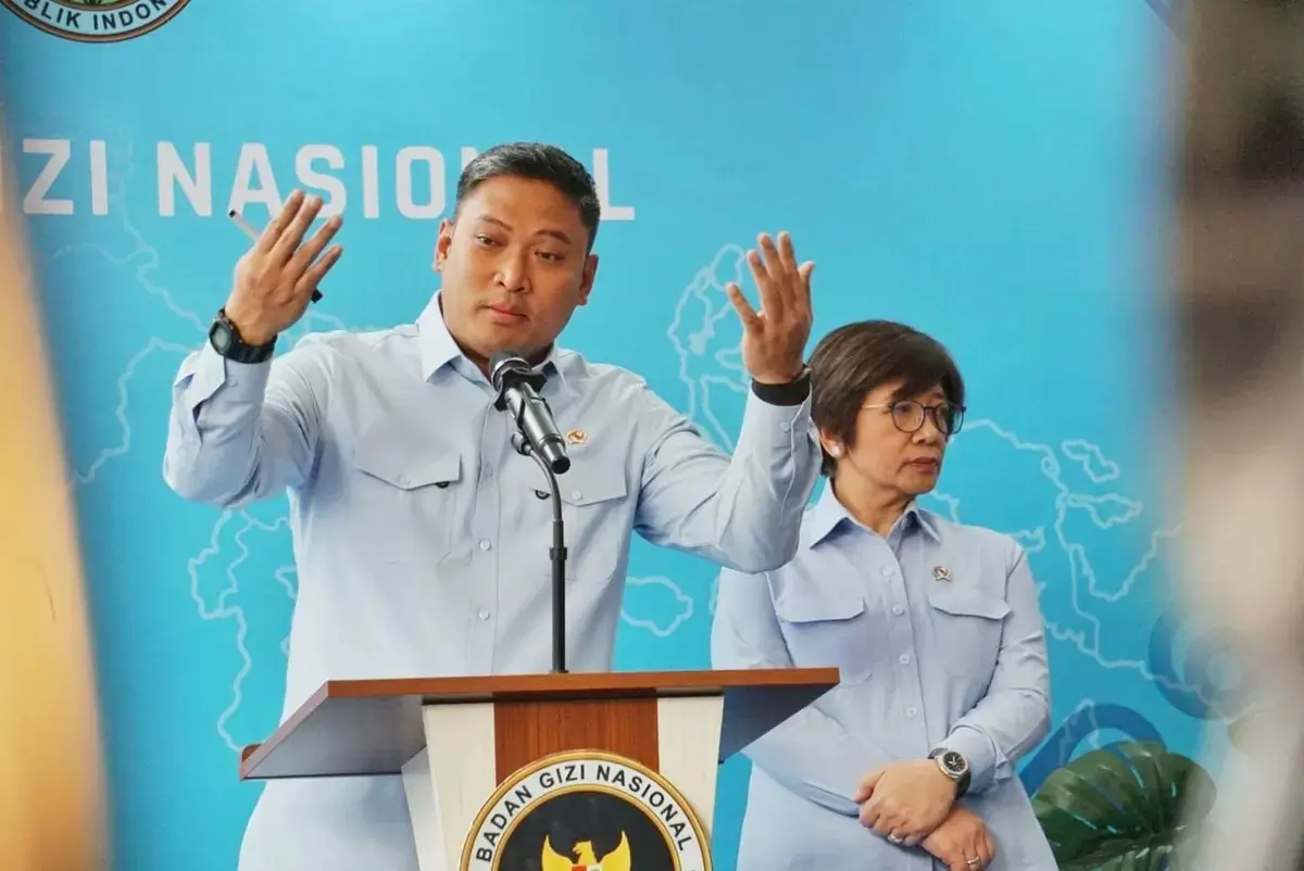 pemecatan 66 kepala dapur program Makan Bergizi Gratis secara tidak terhormat