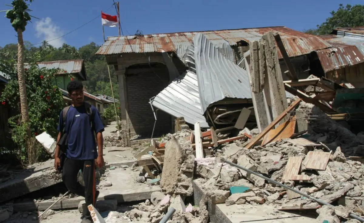 Ilustrasi kegiatan gempa bumi dan susulan di wilayah Flores Nusa Tenggara Timur