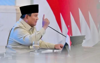 Presiden Prabowo sampaikan arahan pemangkasan birokrasi BUMN saat pertemuan di Istana Kepresidenan