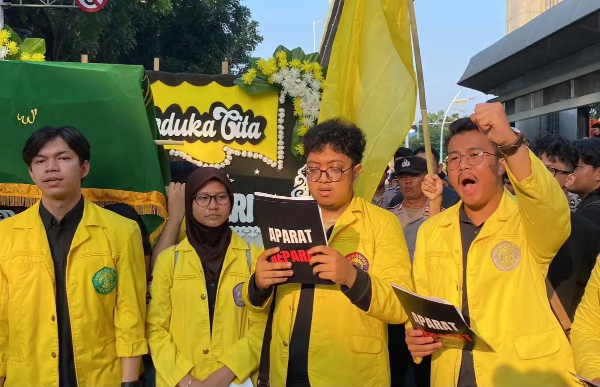 Suasana rencana demonstrasi BEM UI bertajuk #MerebutKemerdekaan di kawasan Bundaran Hotel Indonesia