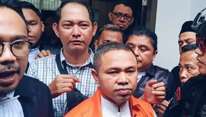 Terjerat Kasus Korupsi, Gubernur Riau Dijatuhi Hukuman Penjara 2 Tahun!