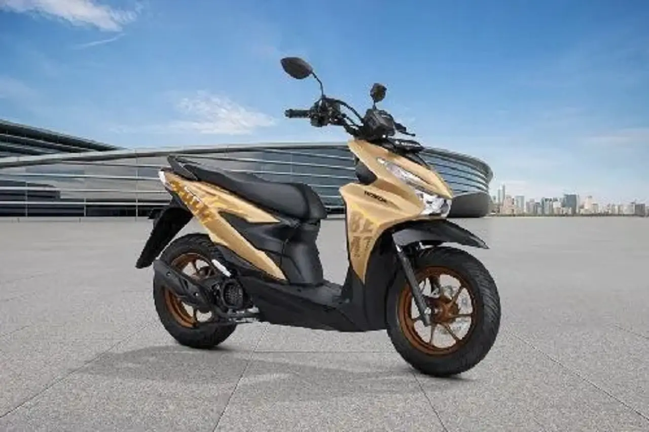 Tampilan samping depan Honda BeAT Street Brown 2026 dengan velg ring 12 dan warna coklat doff