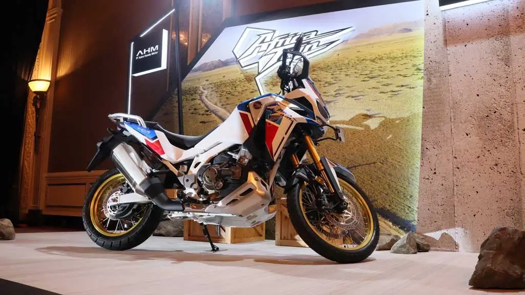 Tampilan motor Honda CRF1100L Afrika Twin motor touring tangguh segala medan
