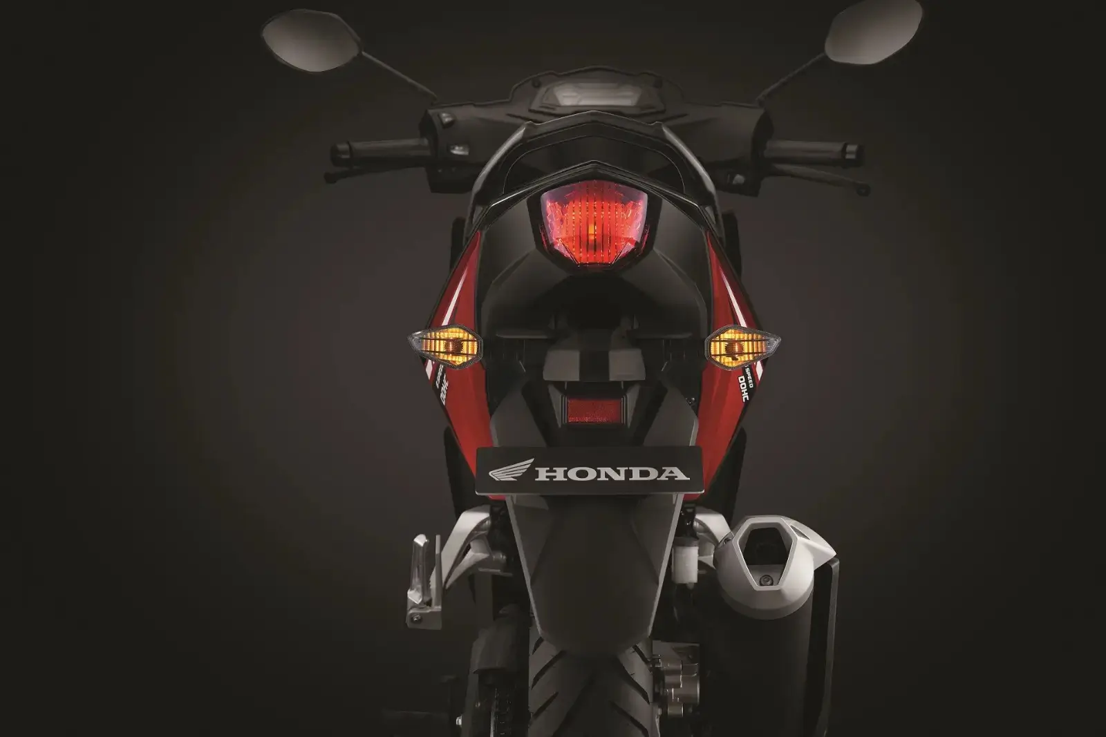 Tampilan samping depan Honda Supra GTR 150 motor bebek sport yang tangguh