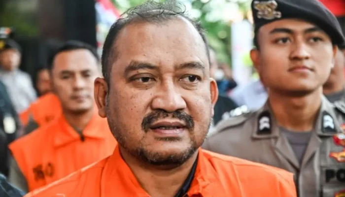 Kasus Bupati Pemalang: Geledah 15 Lokasi, KPK Sita Barang Bukti Penting Hingga CCTV!
