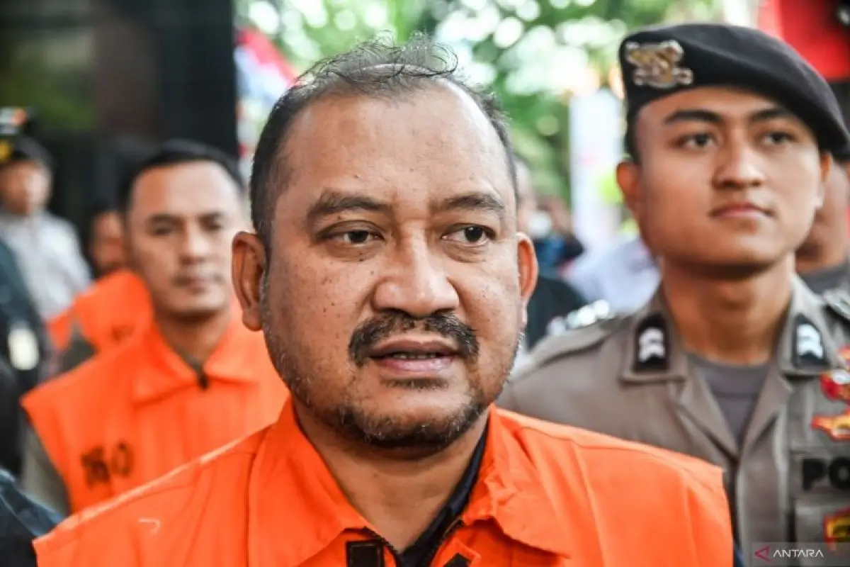 KPK lakukan penggeledahan dan sita barang bukti termasuk CCTV dalam kasus Bupati Pemalang