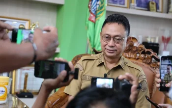 Kabut asap menyelimuti kawasan Kota Pontianak akibat kebakaran hutan dan lahan