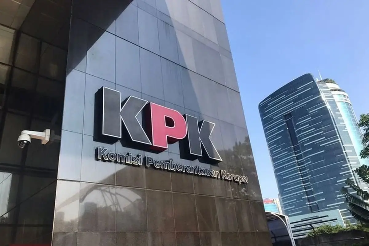 Kedatangan Kadis PUPR Kota Bengkulu di Gedung Merah Putih KPK untuk diperiksa
