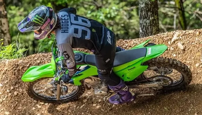 Kawasaki KLX 230R Motor Trail Andal Menaklukan Segala Medan