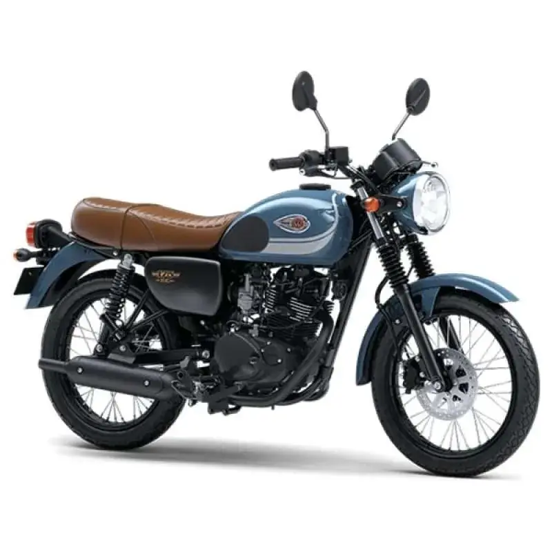 Tampilan samping depan Kawasaki W175 desain retro klasik tangki bulat lampu utama bulat
