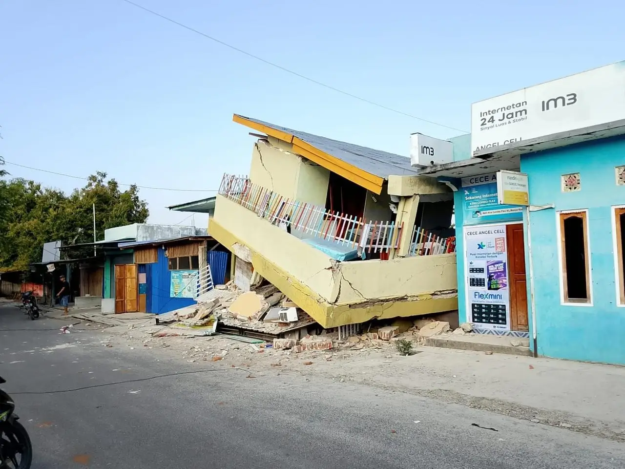 Catatan BMKG gempa susulan di NTT mencapai 1.598 kali, warga bertahan di posko pengungsian