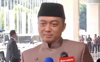 Mensesneg Prasetyo Hadi memberikan klarifikasi membantah kabar penunjukan Haji Isam sebagai koordinator karhutla
