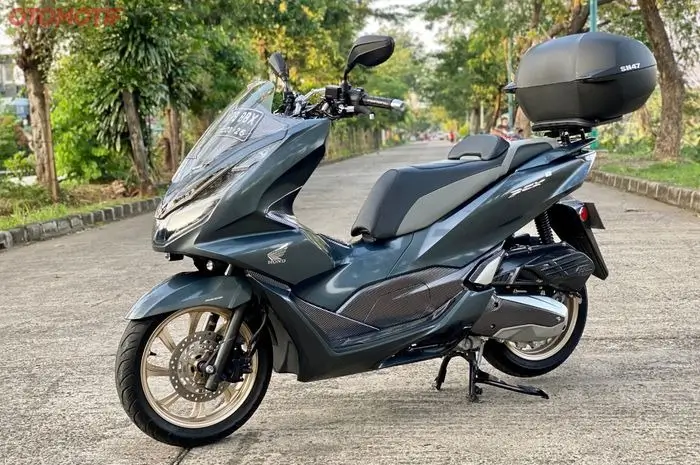 Berbagai pilihan motor touring dengan jok lebar, tebal dan empuk bikin nyaman seharian