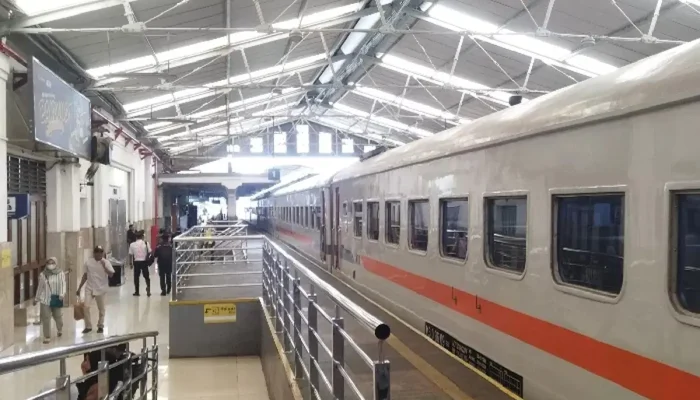 Gempa 5,3 Magnitudo Guncang Pangandaran, 6 Kereta Api Melakukan Perberhentian Darurat!
