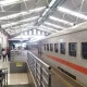 Guncangan gempa 5,3 magnitudo di Pangandaran membuat enam rangkaian kereta api dihentikan sementara untuk pemeriksaan keamanan