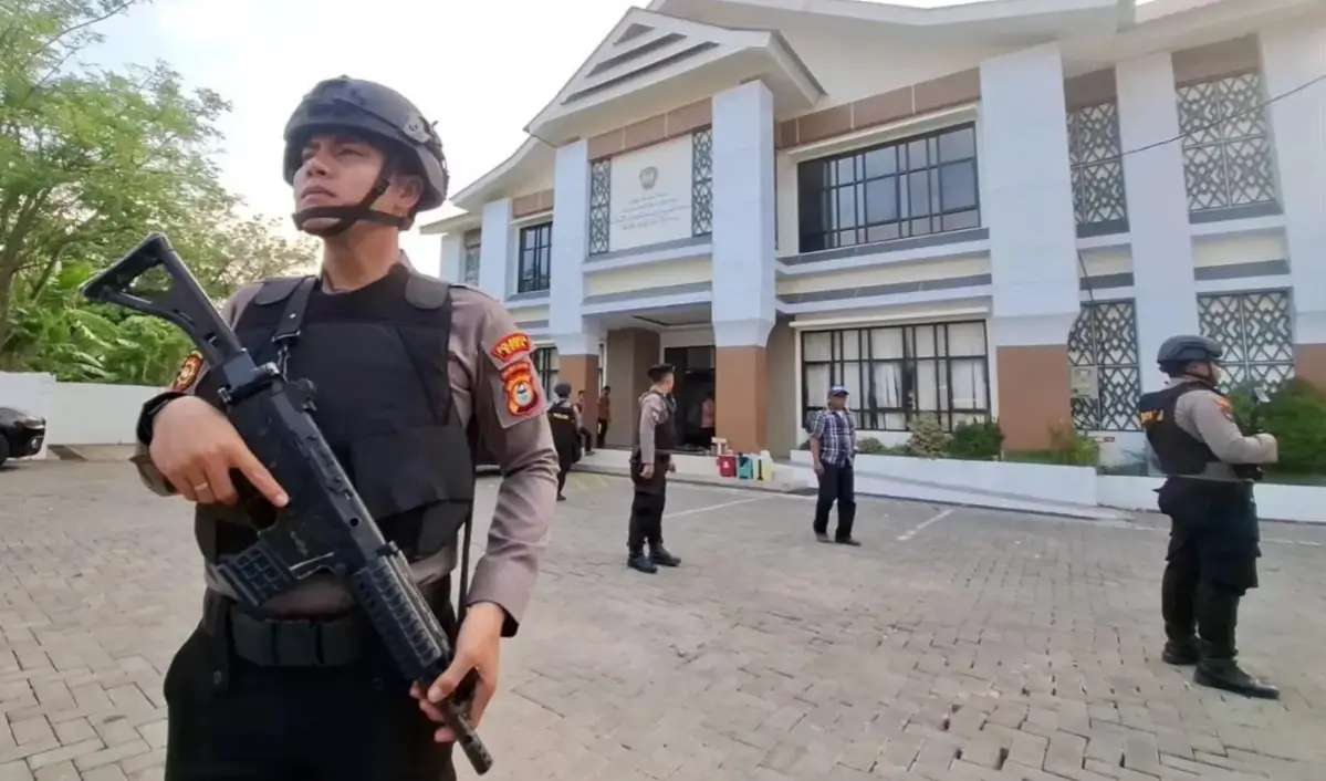 Tim penyidik Polda Sulsel melakukan penggeledahan di lingkungan Pemerintah Kabupaten Gowa