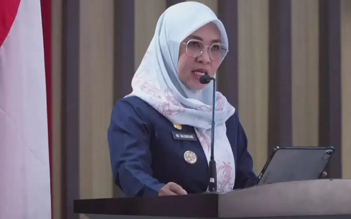 Suasana tegang dan ricuh saat berlangsungnya rapat DPRD Kabupaten Gowa