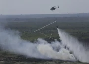 Karhutla Belum Mereda, TNI AU Pakai Metode Water Boombing Untuk Padamkan Api!