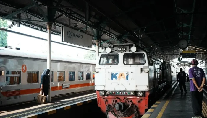 Gempa 3,6 Magnitudo Di Jogja, Warga Berhamburan dan 20 Kereta Api Berhenti Luar Biasa!