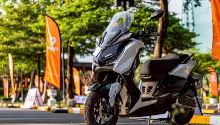 Bukan Kaleng-kaleng Yadea GT80 Motor Listrik Grand Touring, Sanggup Menempuh Jarak Hingga 190 Km