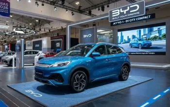 Tampilan depan BYD Atto 1 Standard mobil listrik kompak berdesain modern
