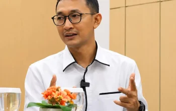 KPK melakukan penyidikan mendalam terkait kasus dugaan suap ketua dan wakil DPRD Kota Bengkulu mangkir dari panggilan KPK