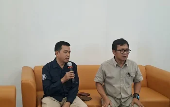 Suasana ricuh demonstrasi di kawasan Simpang Gramedia Yogyakarta yang menyebabkan sejumlah mahasiswa luka