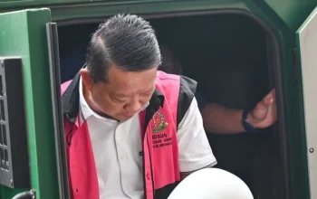 Febrie Adriansyah tiba di Kejagung menjalani pemeriksaan dugaan korupsi dan TPPU