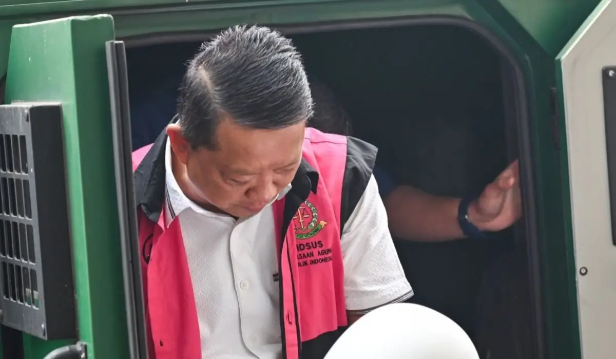 Febrie Adriansyah tiba di Kejagung menjalani pemeriksaan dugaan korupsi dan TPPU