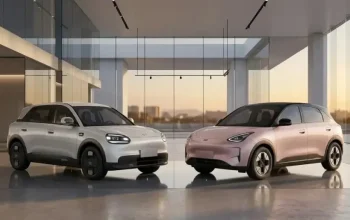 Perbandingan tampilan depan Geely EX2 dan Chery Q berdampingan