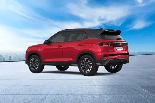 Hyundai Creta terbaru hadir dengan desain yang lebih berani dan modern, tetap mempertahankan karakter praktis yang menjadi andalan di segmen SUV.