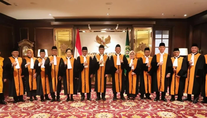 Inilah Dia Daftar Nama-nama 11 Hakim Agung dan 3 Hakim Ad Hoc Yang Resmi Dilantik!
