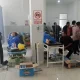 Suasana penanganan siswa yang mengalami keracunan di rumah sakit Tana Toraja