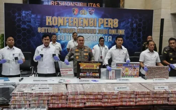Direktur Tindak Pidana Siber Bareskrim Polri jelaskan pembongkaran tiga situs judi online keuntungan Rp1 triliun