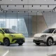 Tampilan depan BYD Atto 1 dan Chery Q berdampingan untuk perbandingan