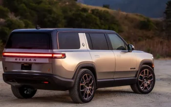 Siapa Tahu Jadi Pilihan Menarik: Rivian RIS SUV Listrik Premium dengan Performa Monster