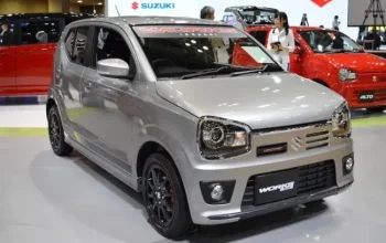 Tampilan Suzuki Alto 800 bodi mungil bermesin 796 cc irit bahan bakar cocok untuk kendaraan harian perkotaan