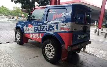 Suzuki Katana GX keluaran 1995 dengan ciri khas bodi kotak yang kokoh dan berkarakter kuat.